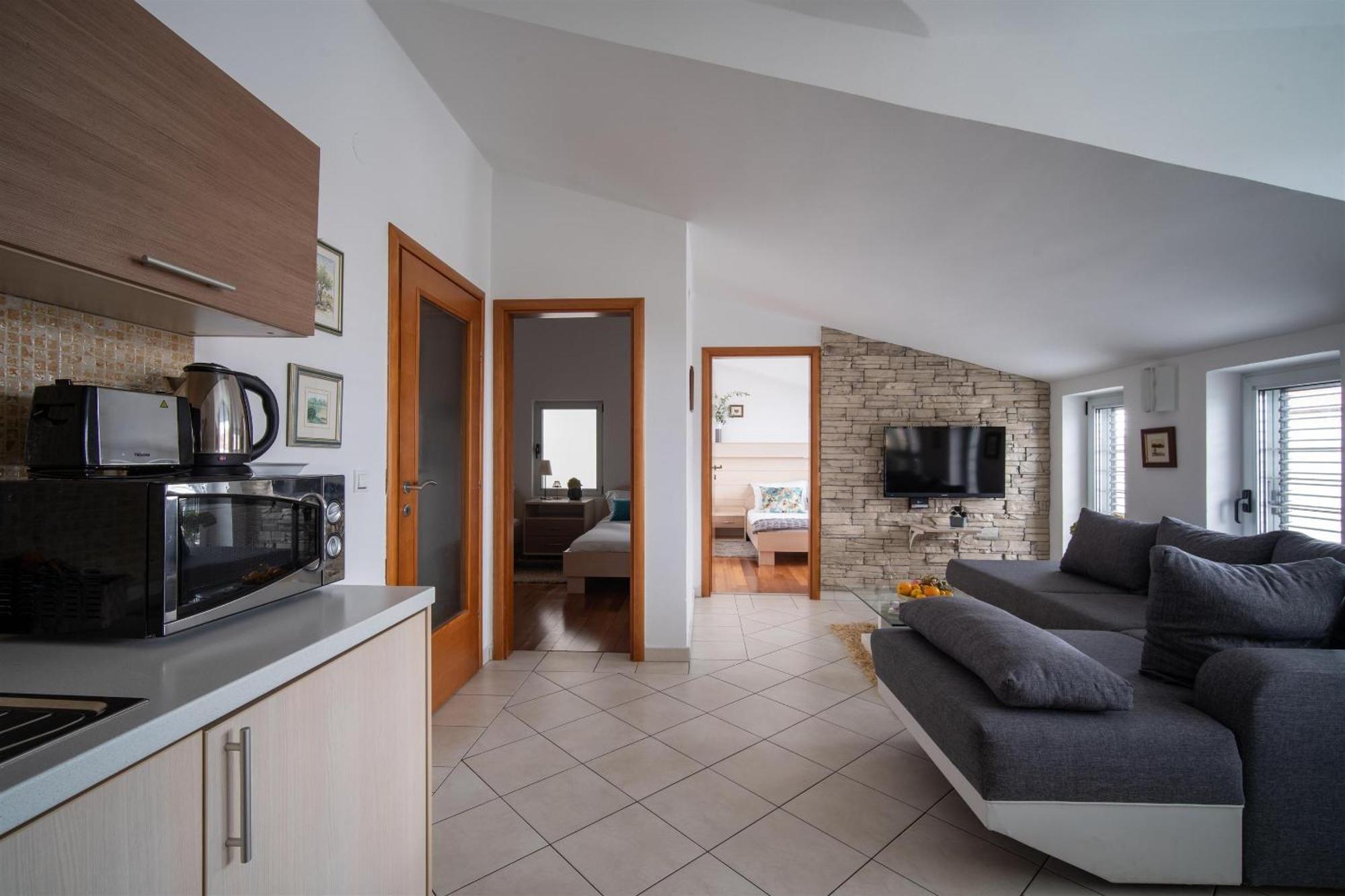 רוביני Apartments Valbruna מראה חיצוני תמונה