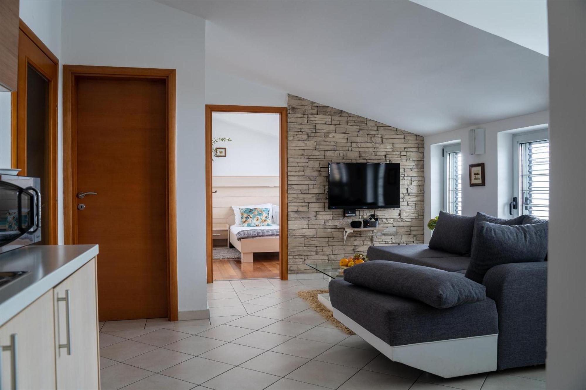 רוביני Apartments Valbruna מראה חיצוני תמונה