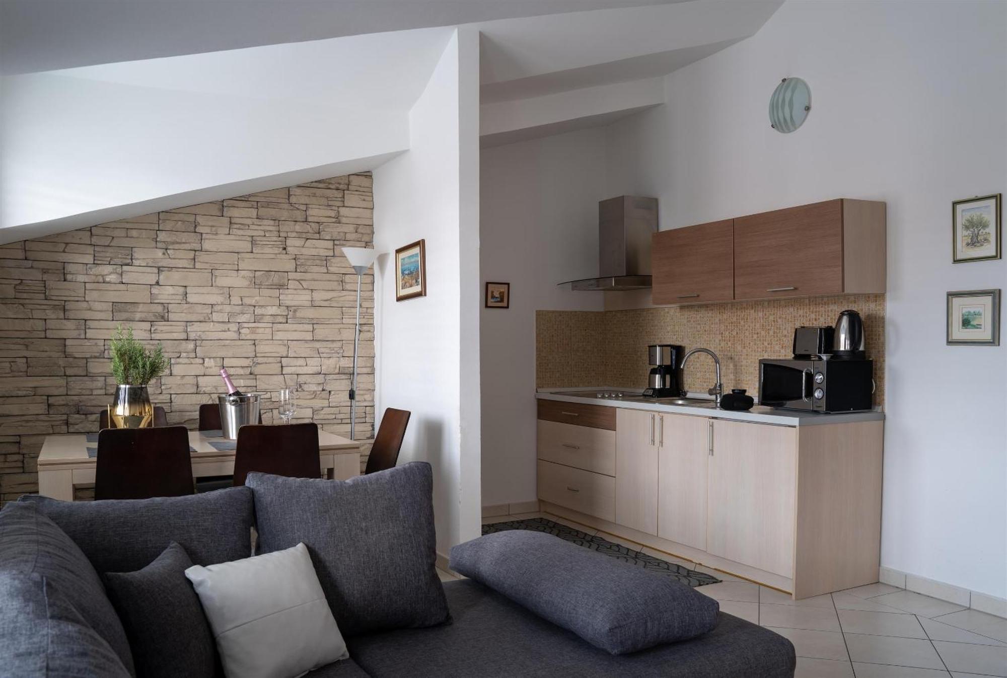 רוביני Apartments Valbruna מראה חיצוני תמונה