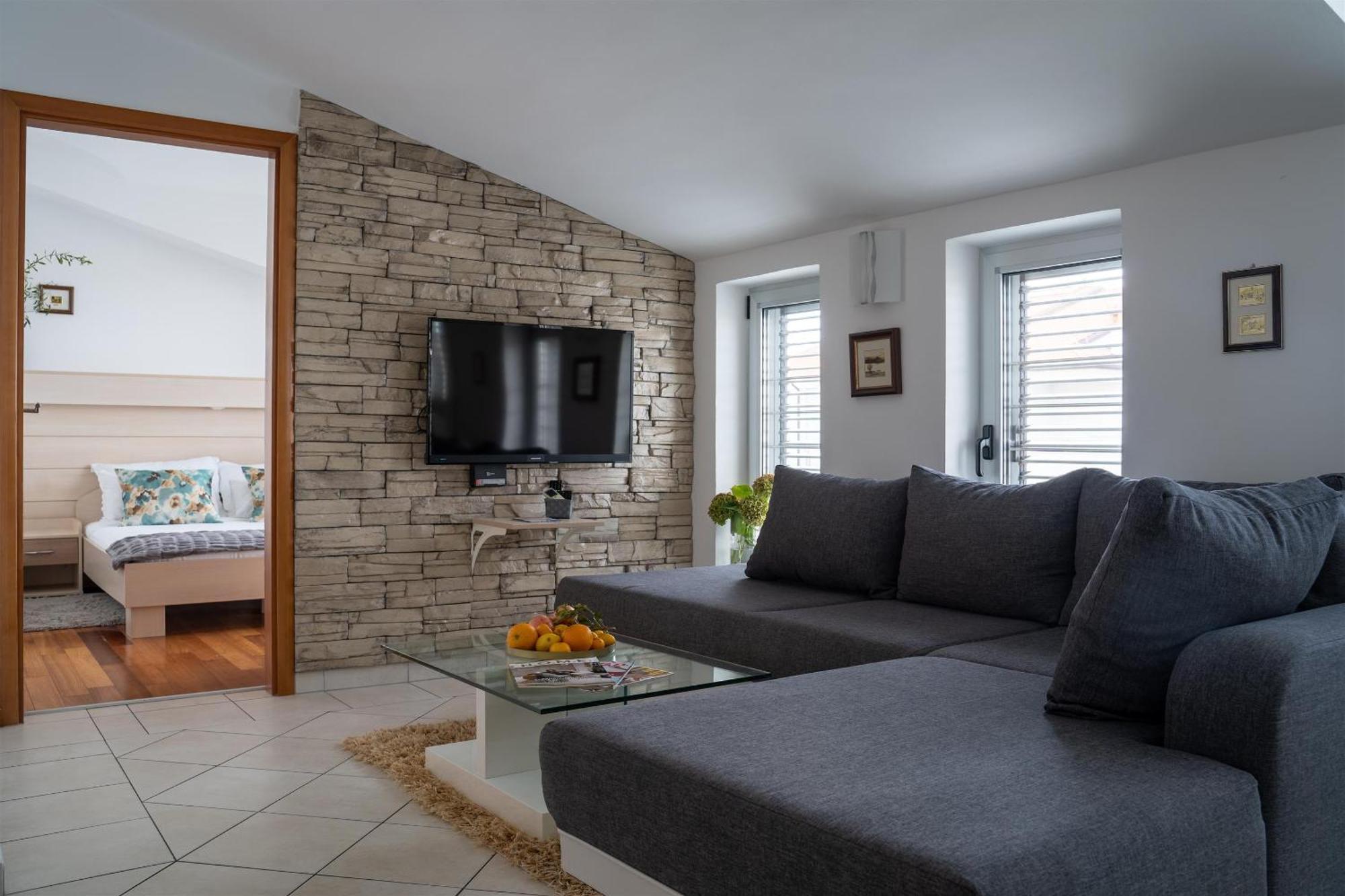 רוביני Apartments Valbruna מראה חיצוני תמונה