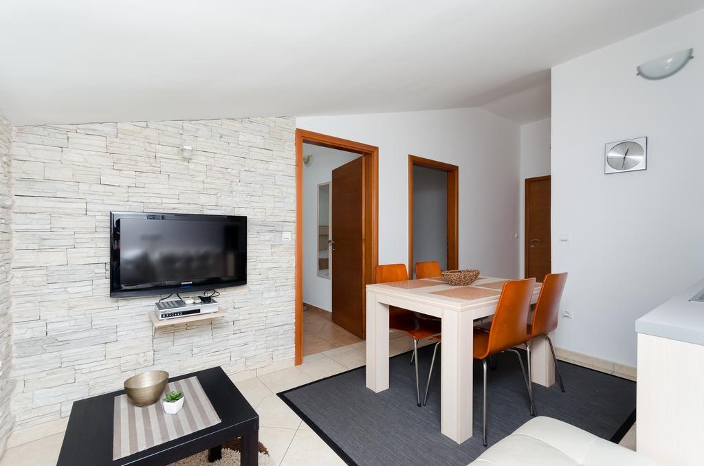 רוביני Apartments Valbruna מראה חיצוני תמונה