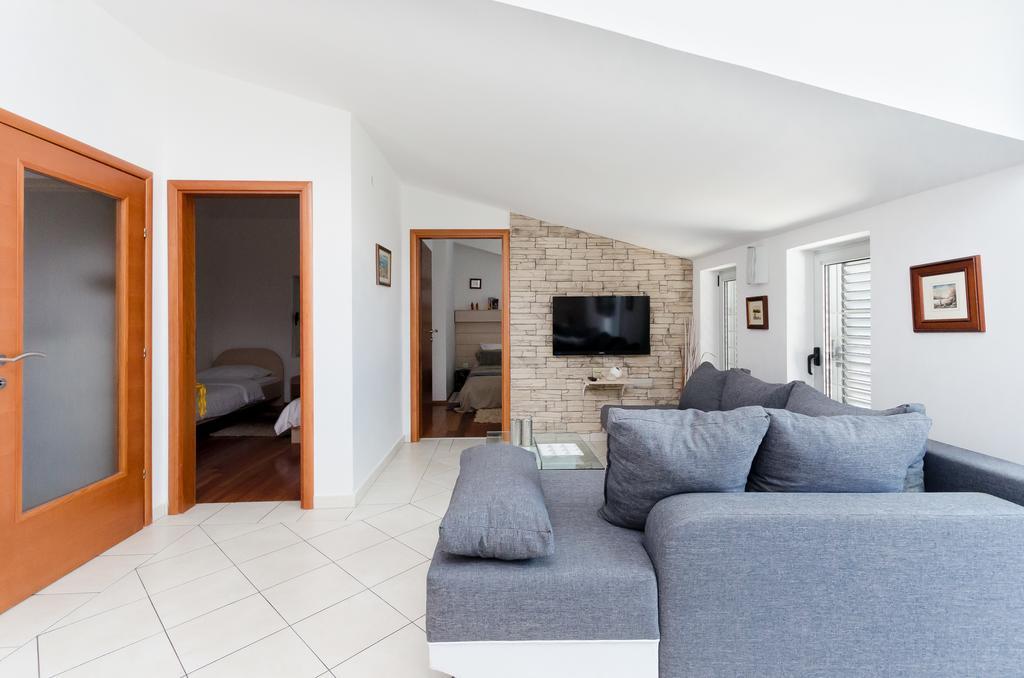 רוביני Apartments Valbruna מראה חיצוני תמונה