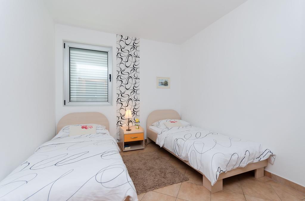 רוביני Apartments Valbruna מראה חיצוני תמונה